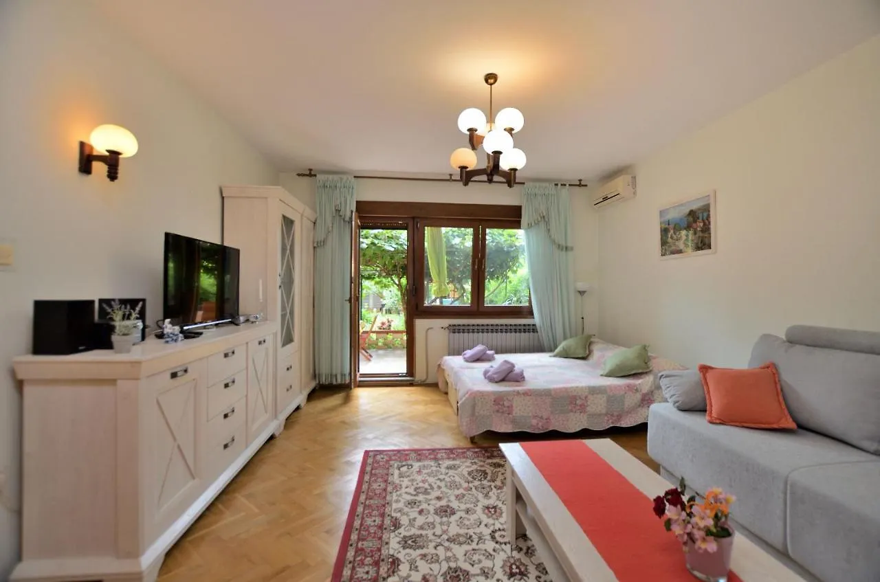 Apartment Kivi Valbandon